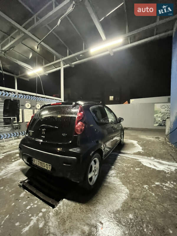 Хетчбек Peugeot 107 2012 в Києві