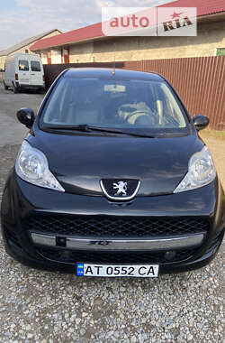 Хэтчбек Peugeot 107 2011 в Ивано-Франковске