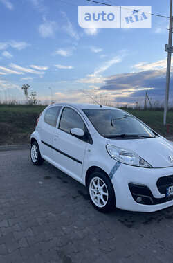 Хэтчбек Peugeot 107 2012 в Луцке