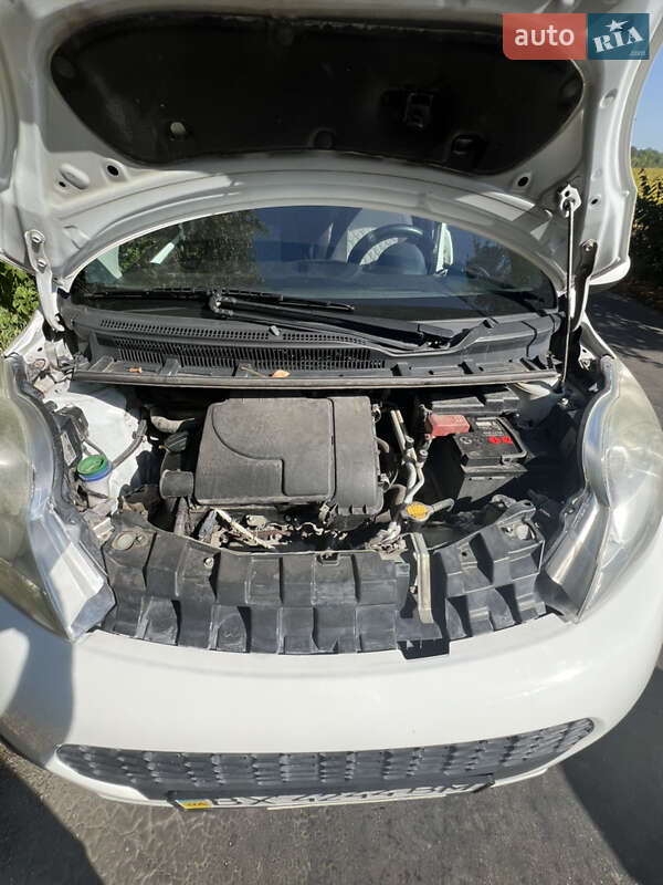 Хетчбек Peugeot 107 2014 в Старокостянтинові