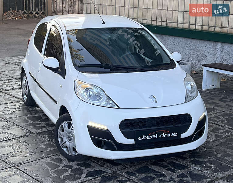 Хетчбек Peugeot 107 2012 в Миколаєві