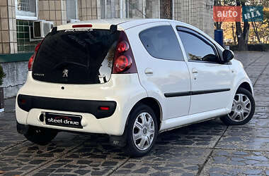 Хетчбек Peugeot 107 2012 в Миколаєві