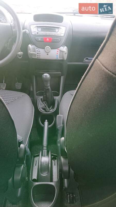 Хетчбек Peugeot 107 2012 в Івано-Франківську