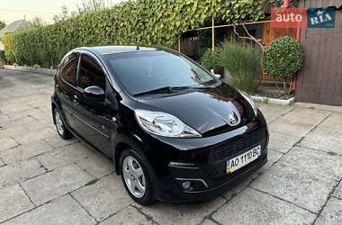 Хетчбек Peugeot 107 2012 в Мукачевому