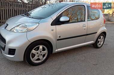 Хетчбек Peugeot 107 2011 в Нікополі