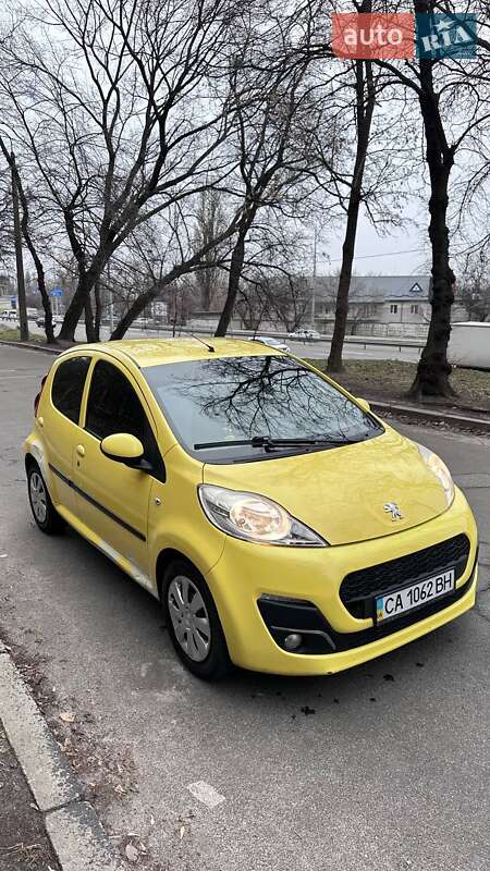 Хетчбек Peugeot 107 2012 в Києві