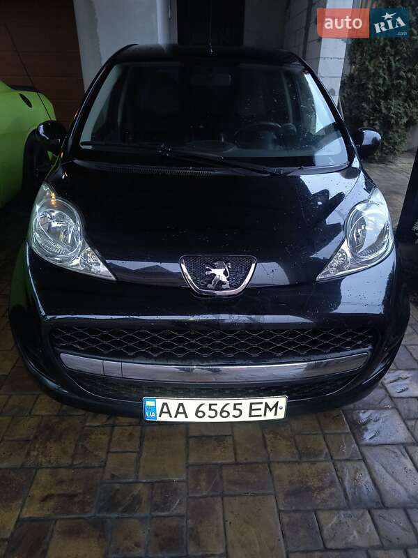 Хэтчбек Peugeot 107 2011 в Киеве