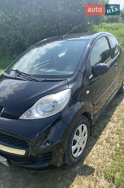 Хетчбек Peugeot 107 2011 в Рожнятові