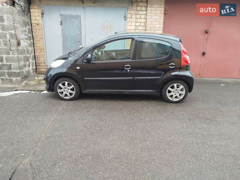 Хетчбек Peugeot 107 2008 в Києві