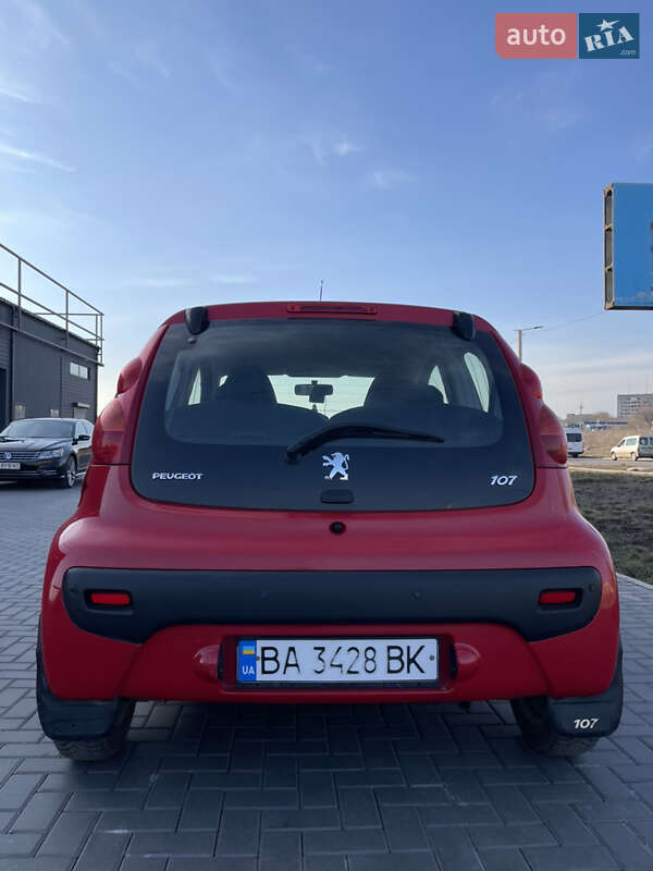 Хетчбек Peugeot 107 2011 в Кропивницькому