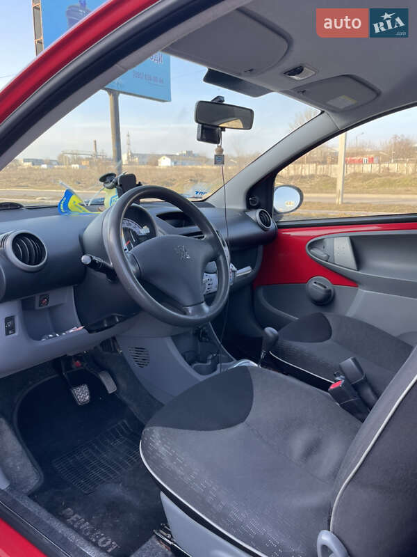 Хетчбек Peugeot 107 2011 в Кропивницькому