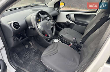 Хетчбек Peugeot 107 2012 в 