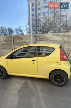 Хэтчбек Peugeot 107 2008 в 