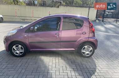 Хетчбек Peugeot 107 2014 в 