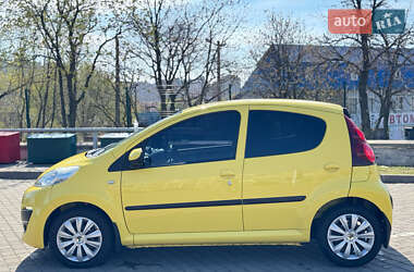 Хетчбек Peugeot 107 2012 в 