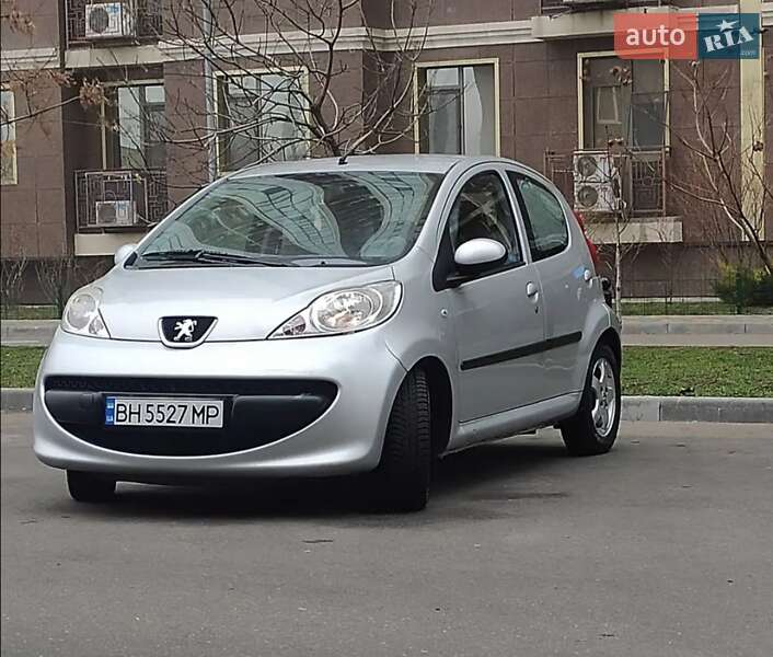 Хетчбек Peugeot 107 2008 в Подільську