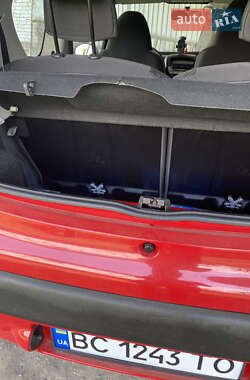 Хетчбек Peugeot 107 2011 в 