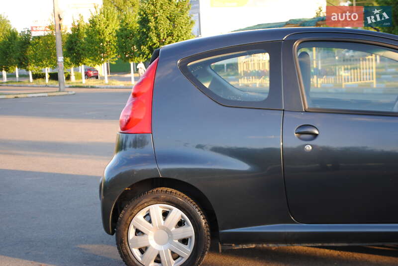 Хэтчбек Peugeot 107 2009 в Буче