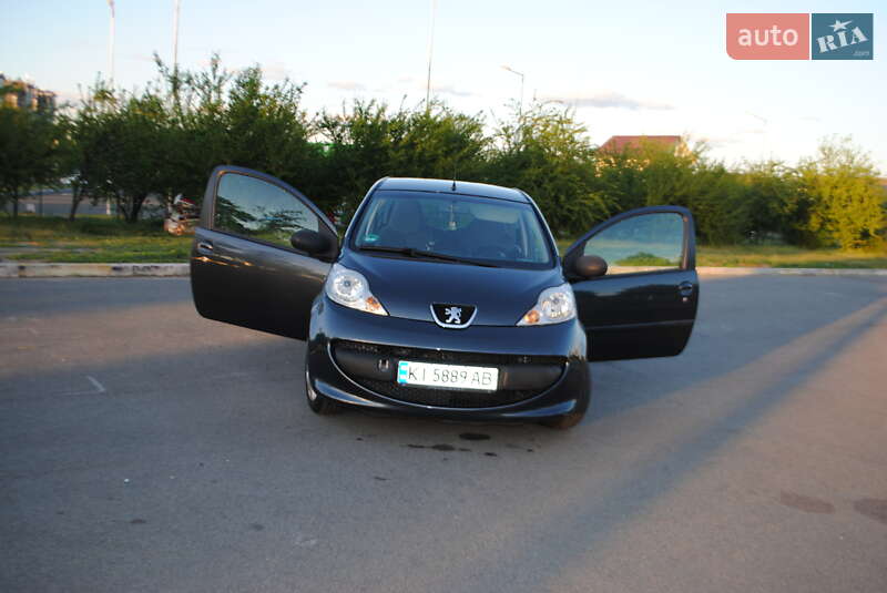 Хэтчбек Peugeot 107 2009 в Буче