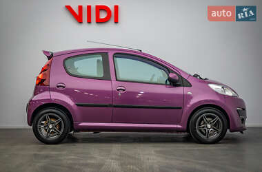 Хэтчбек Peugeot 107 2012 в 