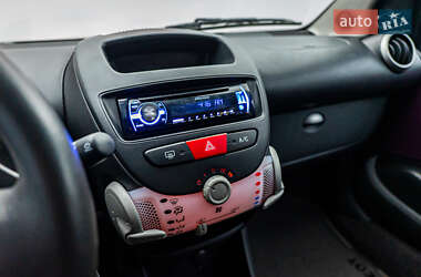 Хэтчбек Peugeot 107 2012 в 