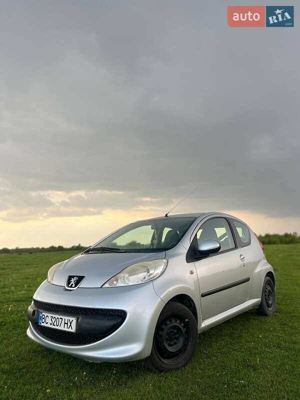 Хэтчбек Peugeot 107 2007 в 