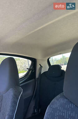 Хетчбек Peugeot 107 2010 в 
