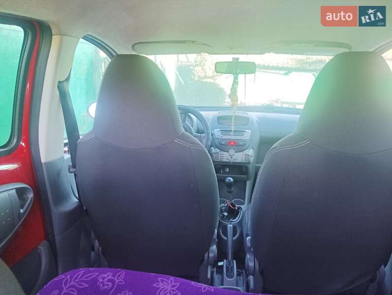 Хэтчбек Peugeot 107 2011 в Хусте