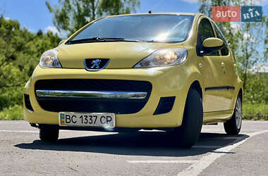 Хетчбек Peugeot 107 2012 в 
