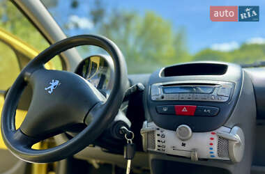 Хетчбек Peugeot 107 2012 в 