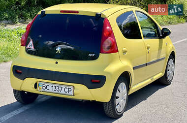 Хетчбек Peugeot 107 2012 в 