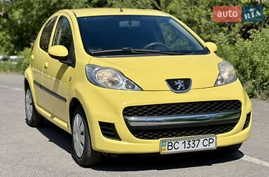 Хетчбек Peugeot 107 2012 в 
