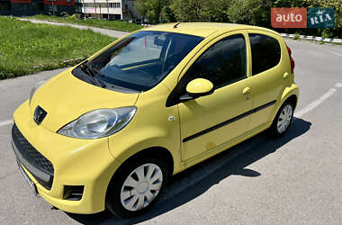 Хетчбек Peugeot 107 2012 в 