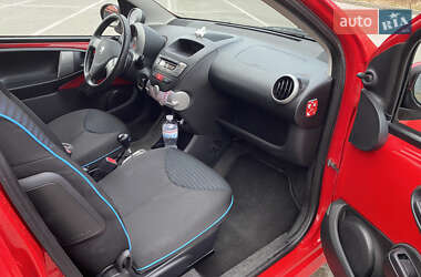 Хетчбек Peugeot 107 2013 в 