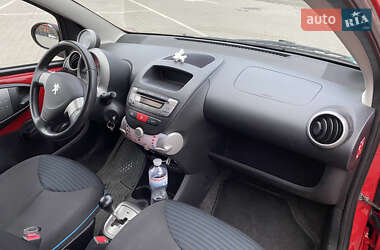 Хетчбек Peugeot 107 2013 в 