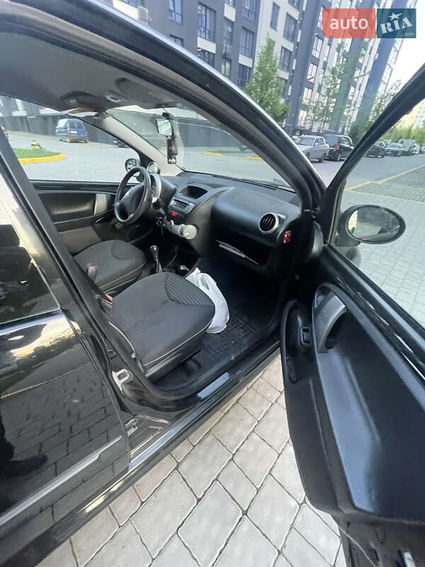 Хетчбек Peugeot 107 2013 в Івано-Франківську