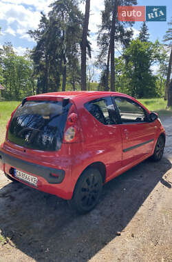 Хэтчбек Peugeot 107 2005 в 