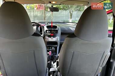 Хетчбек Peugeot 107 2008 в 