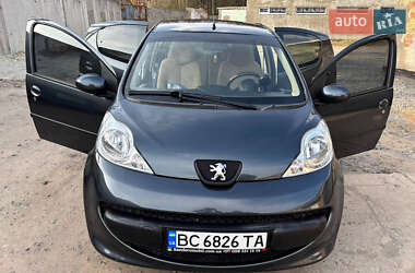 Хэтчбек Peugeot 107 2008 в 