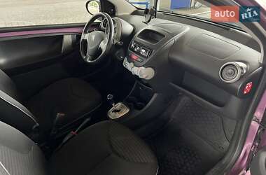 Хетчбек Peugeot 107 2012 в 