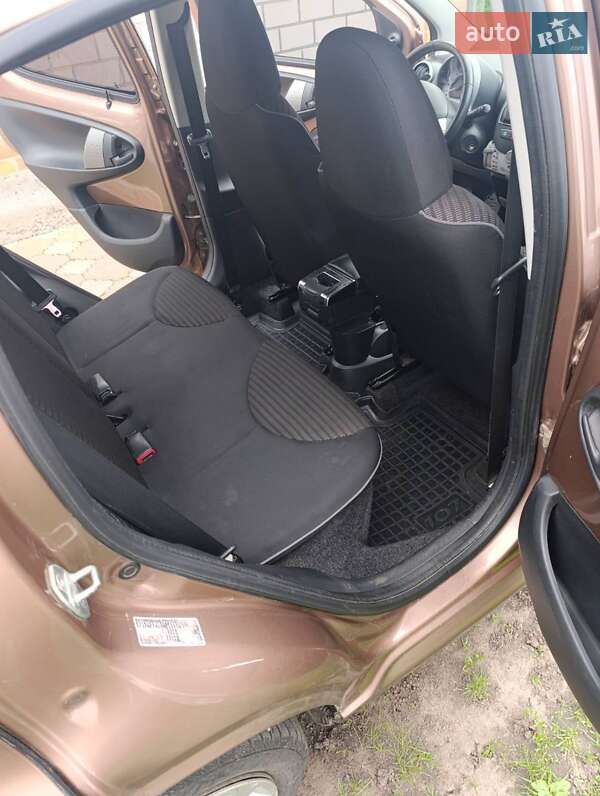 Хэтчбек Peugeot 107 2013 в Карловке