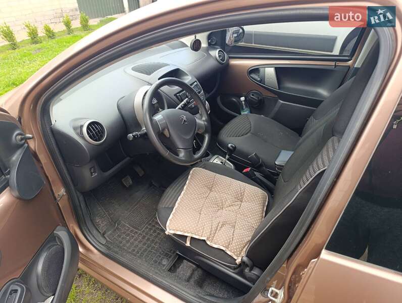 Хэтчбек Peugeot 107 2013 в Карловке