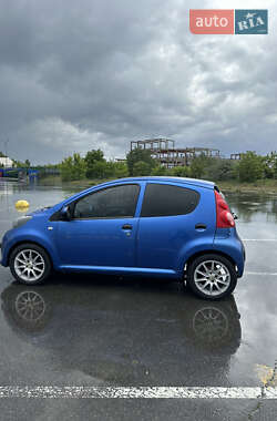Хэтчбек Peugeot 107 2007 в 
