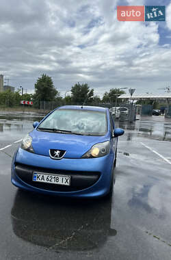 Хэтчбек Peugeot 107 2007 в 