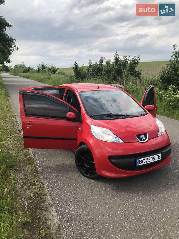 Хетчбек Peugeot 107 2007 в Щирце