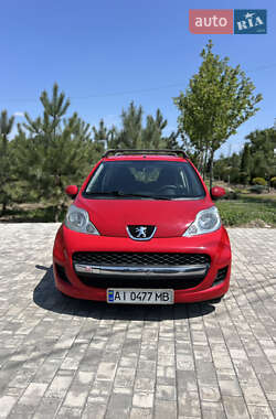 Хэтчбек Peugeot 107 2010 в 