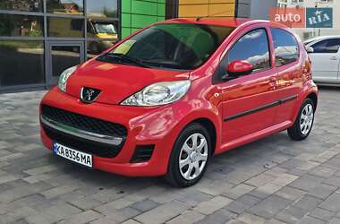 Хэтчбек Peugeot 107 2010 в Киеве