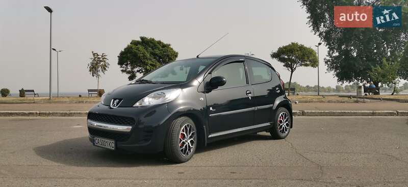 Хетчбек Peugeot 107 2011 в Черкасах