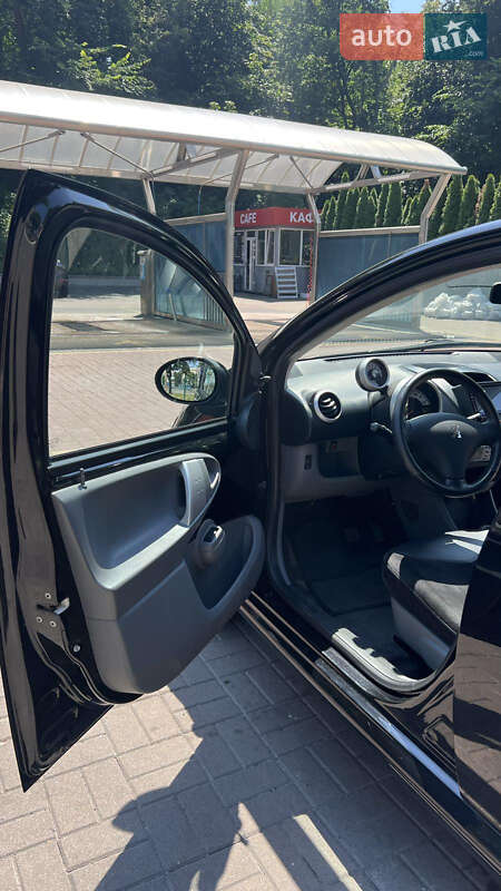 Хетчбек Peugeot 107 2011 в Києві