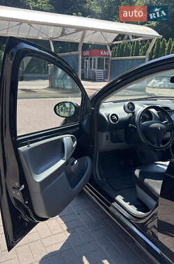 Хэтчбек Peugeot 107 2011 в 